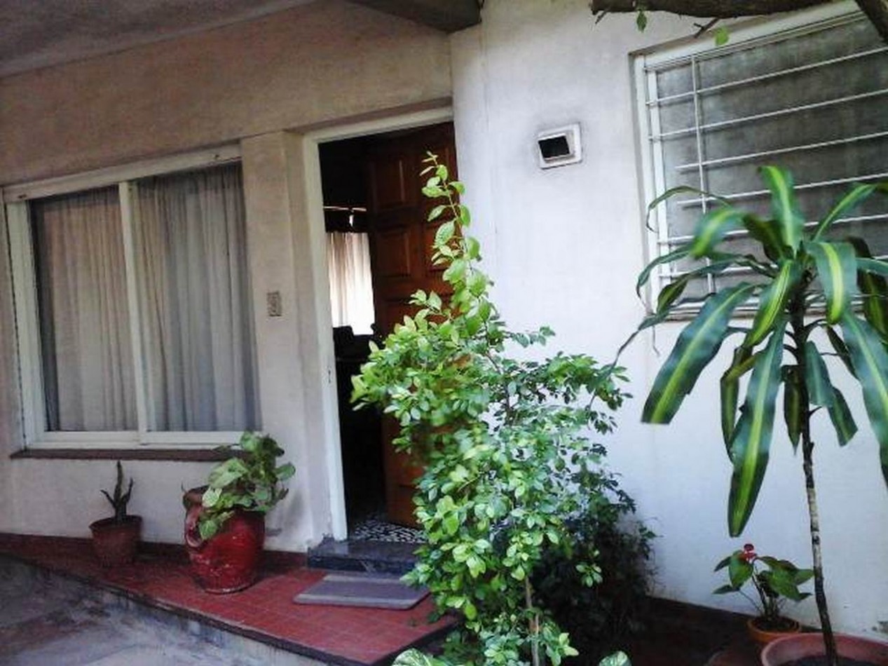 Duplex de cuatro ambientes en venta en Moron Sur