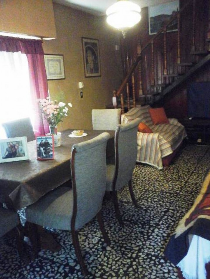 Duplex de cuatro ambientes en venta en Moron Sur