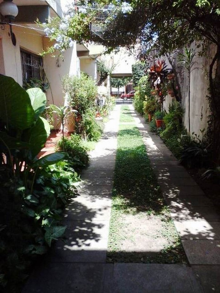 Duplex de cuatro ambientes en venta en Moron Sur