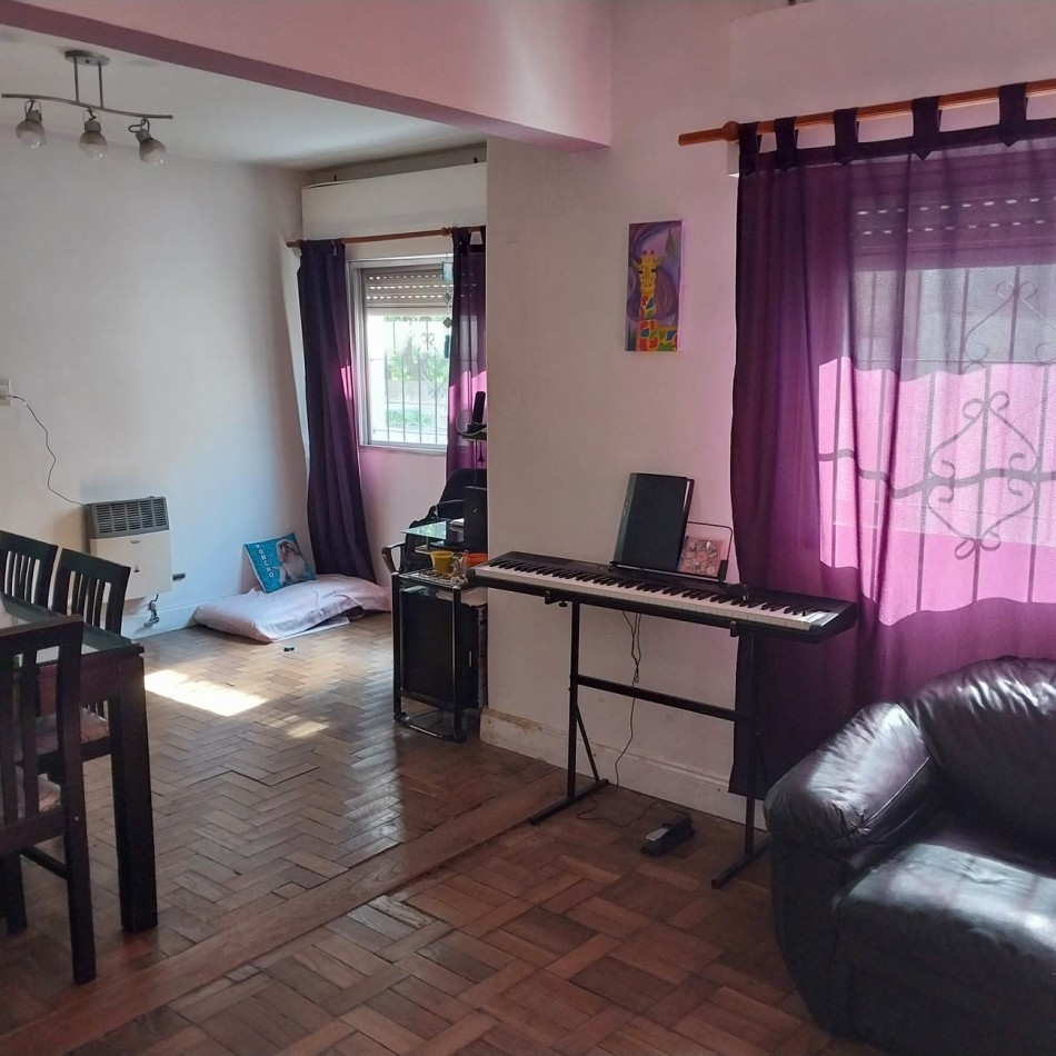 Ph de tres ambientes en venta en Haedo Sur Apto Credito