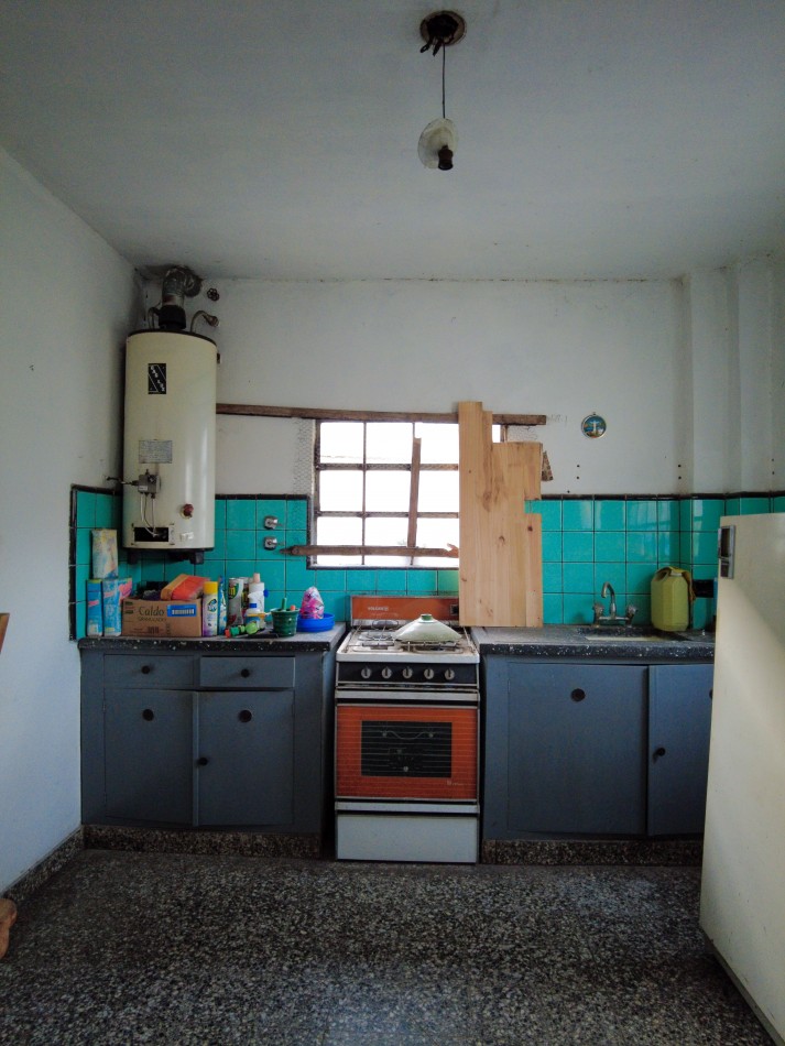 Casa de tres ambientes en venta en Haedo Sur Apto Credito