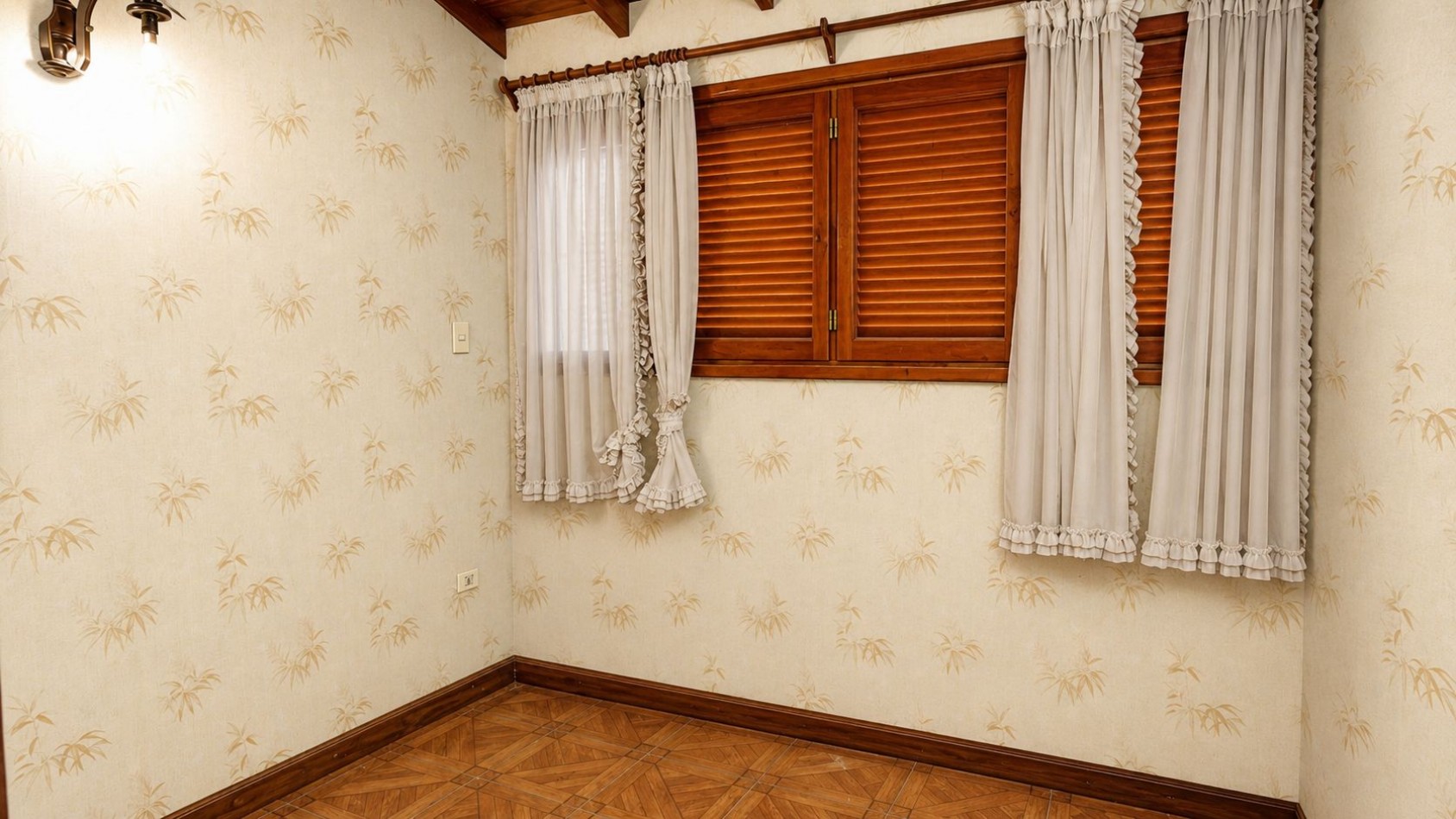 Haedo Norte Barrio Guemes Venta de Chalet de 7 ambientes