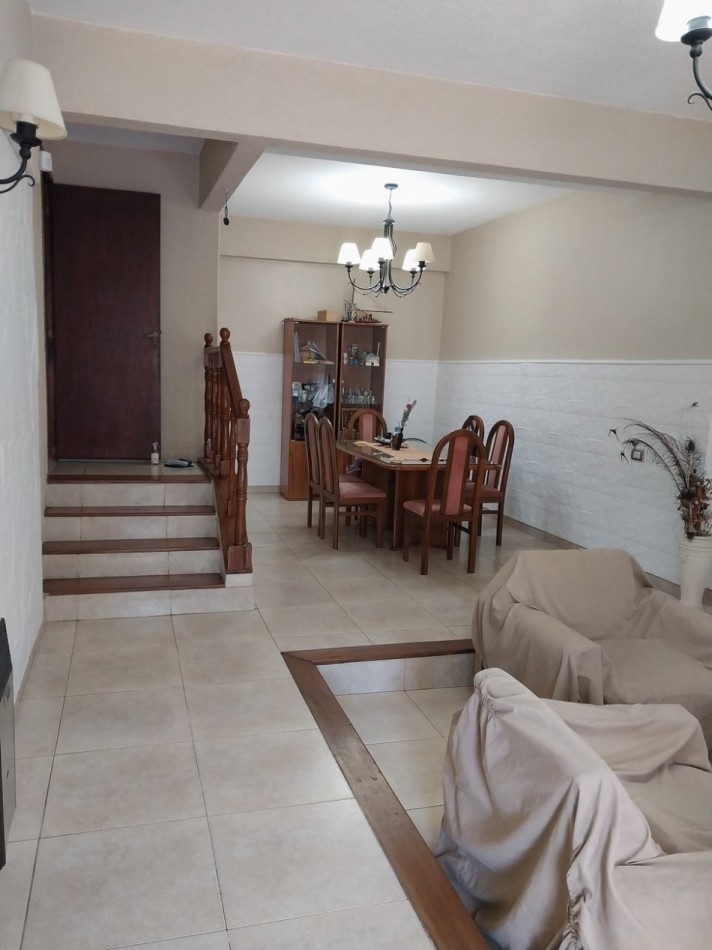 Casa en ph de cuatro ambientes en venta en Haedo Norte
