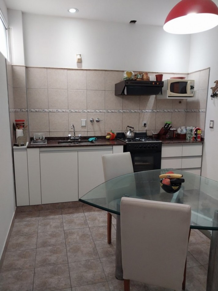 Casa en ph de cuatro ambientes en venta en Haedo Norte