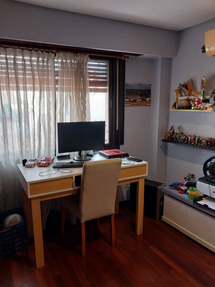 Casa en ph de cuatro ambientes en venta en Haedo Norte