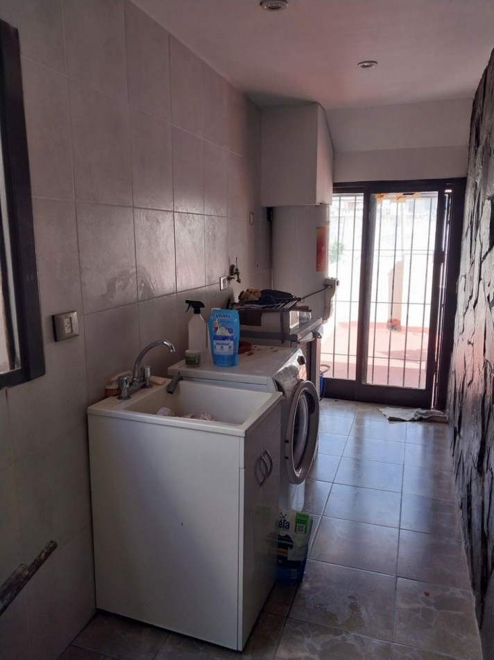 Casa en ph de cuatro ambientes en venta en Haedo Norte