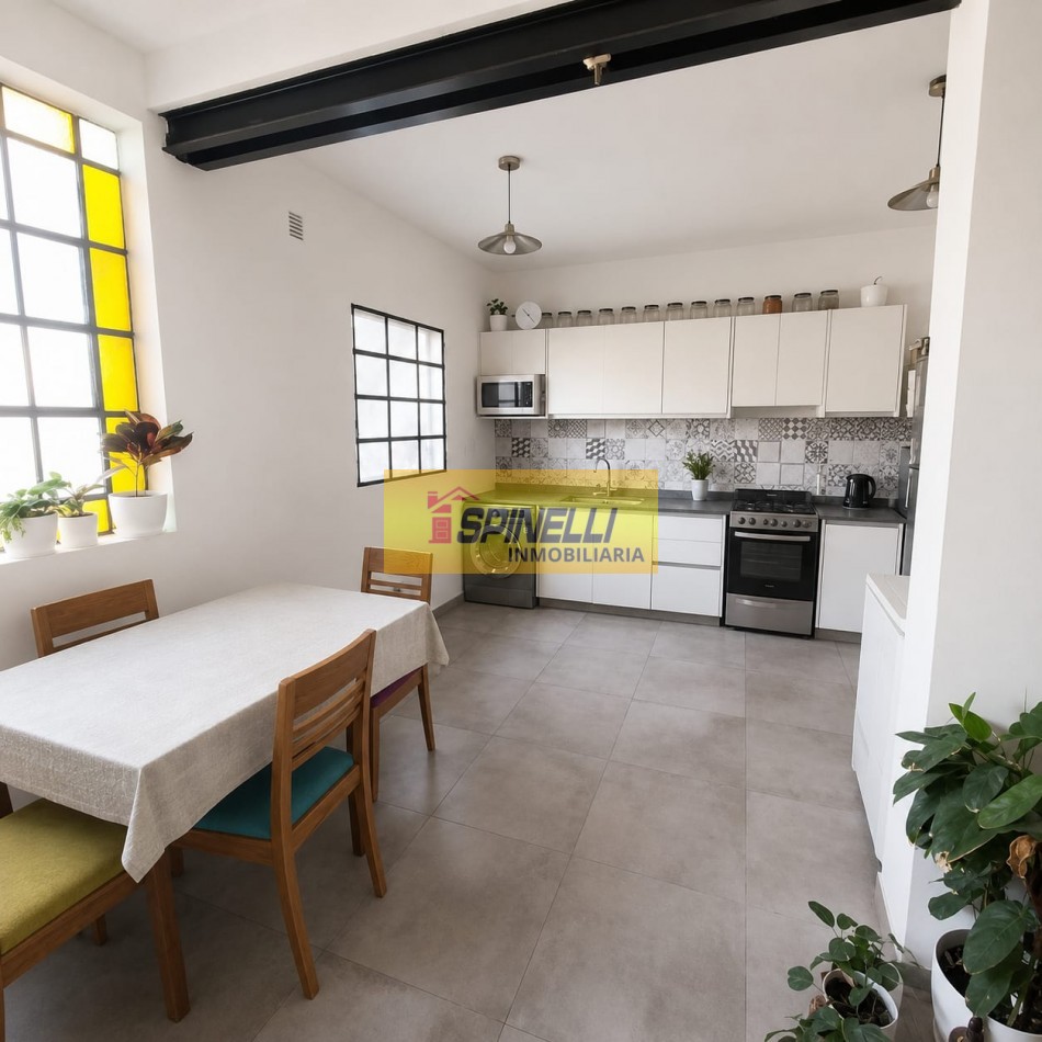 Venta de Casa de tres ambientes en Haedo Sur Apto Credito