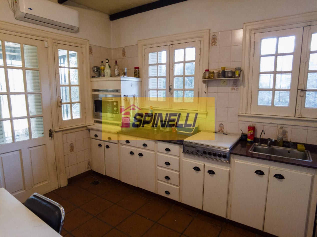 Casa en venta estilo colonial en Haedo Chico