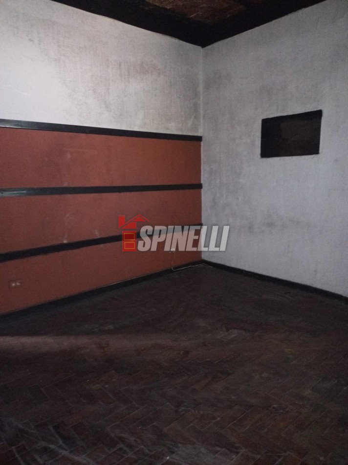 Departamento de cuatro ambientes en venta en Ramos Mejia