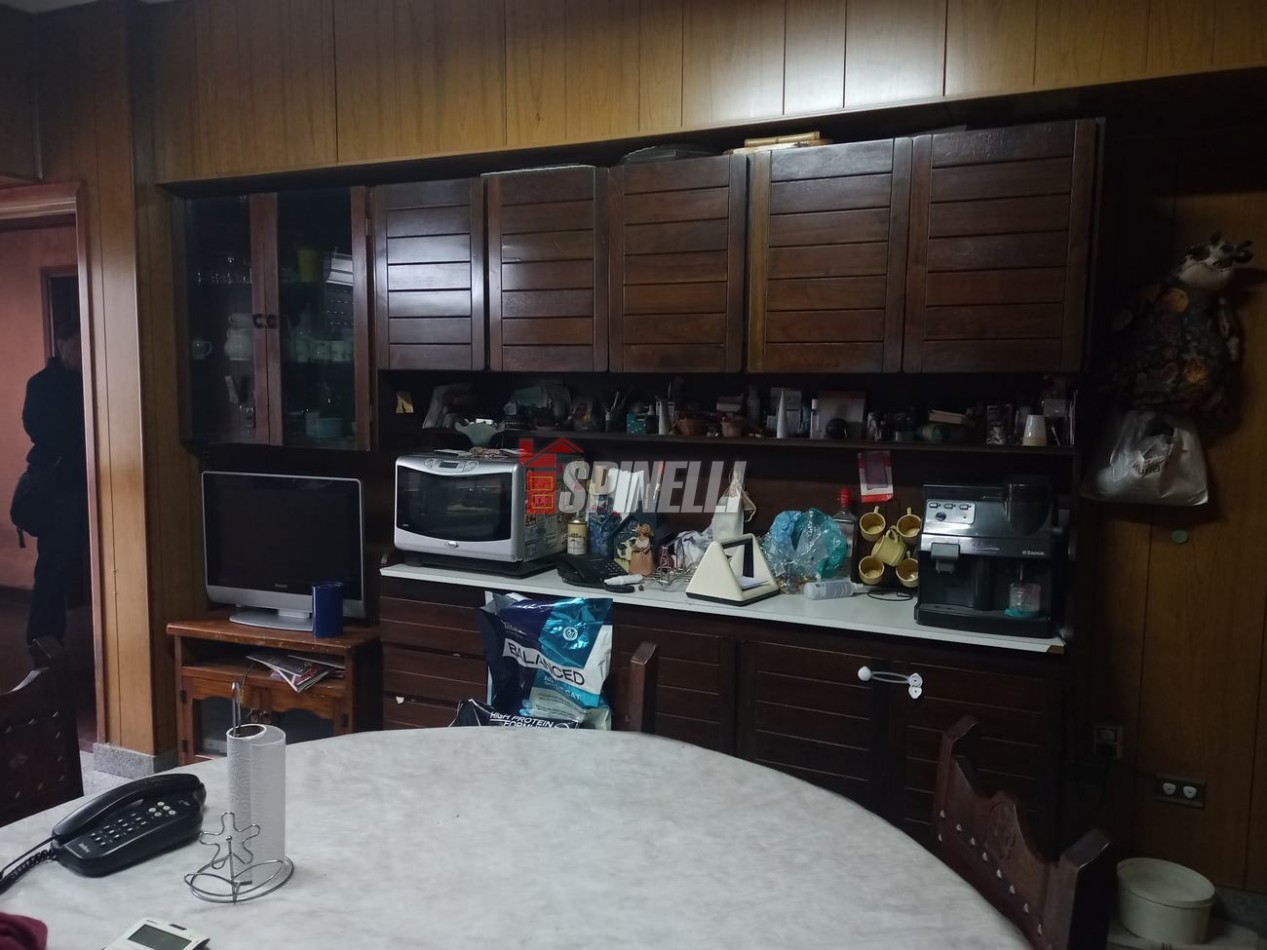 Chalet en venta de siete ambientes en Haedo Norte Barrio Guemes