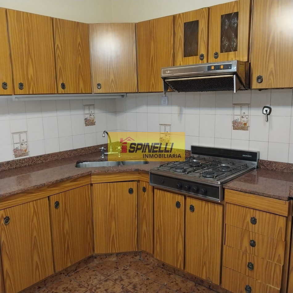 Ph tipo casa de tres ambientes en alquiler en Haedo Sur