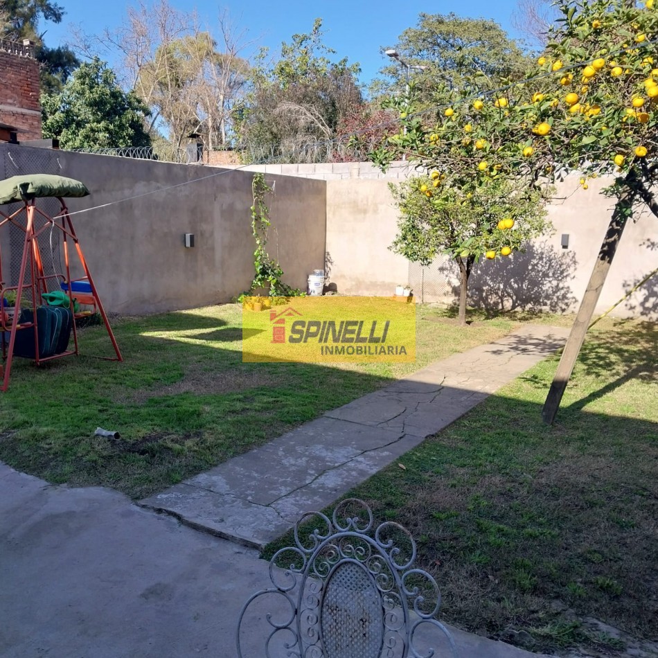 Venta de Casa de tres ambientes en Haedo Sur Apto Credito