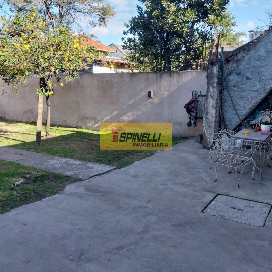 Venta de Casa de tres ambientes en Haedo Sur Apto Credito