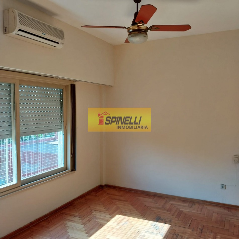 Ph tipo casa de tres ambientes en alquiler en Haedo Sur