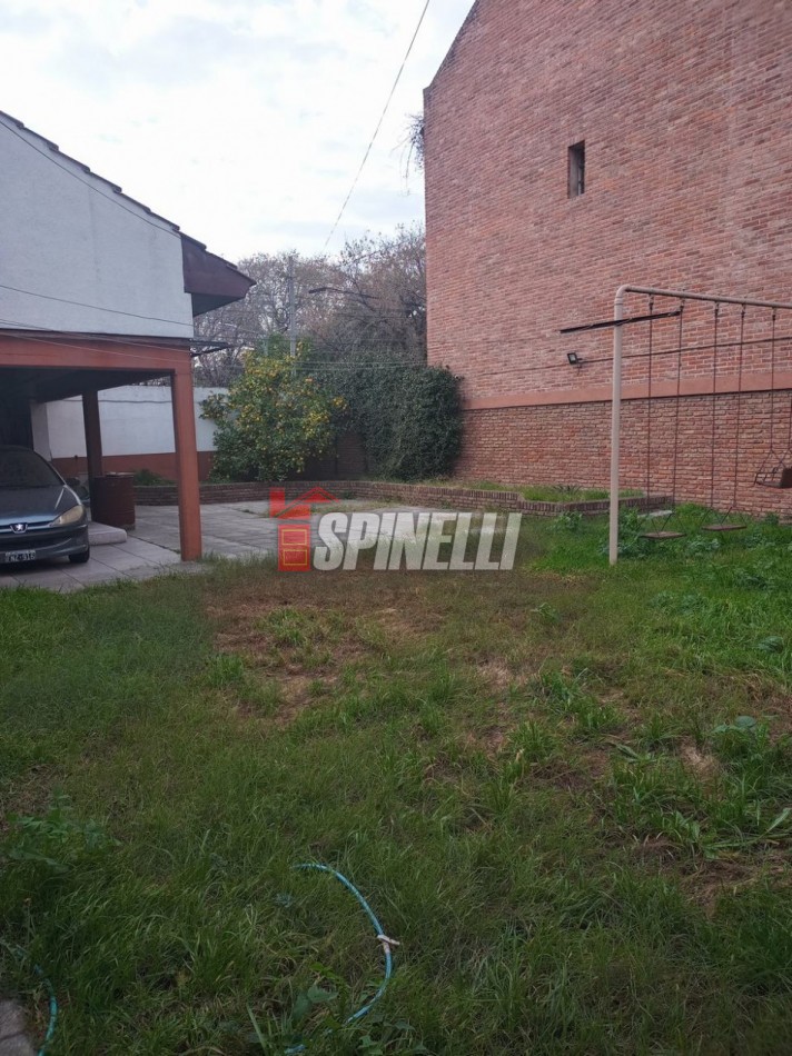 Chalet en venta de siete ambientes en Haedo Norte Barrio Guemes