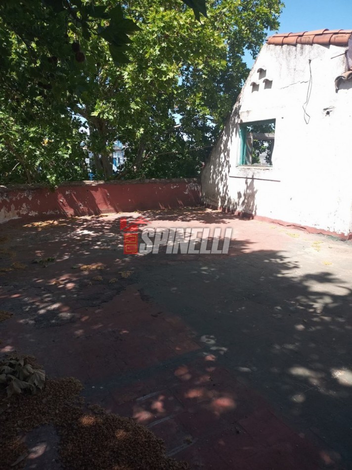 Departamento de cuatro ambientes en venta en Ramos Mejia