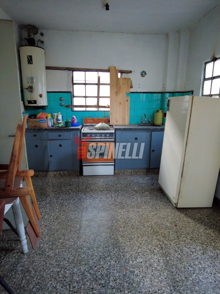 Casa de tres ambientes en venta en Haedo Sur Apto Credito