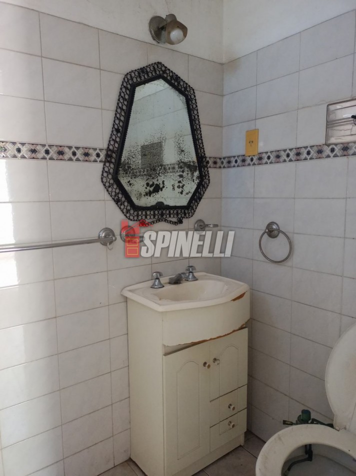 Departamento de cuatro ambientes en venta en Ramos Mejia