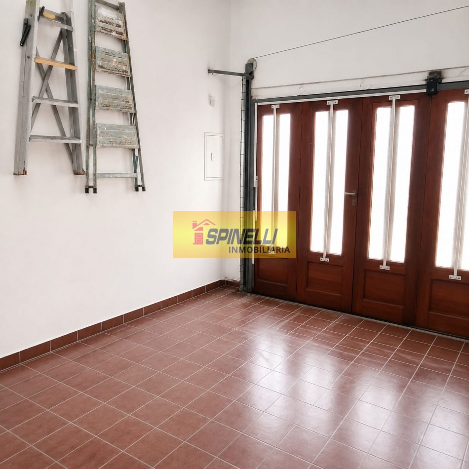 Venta de Casa de tres ambientes en Haedo Sur Apto Credito
