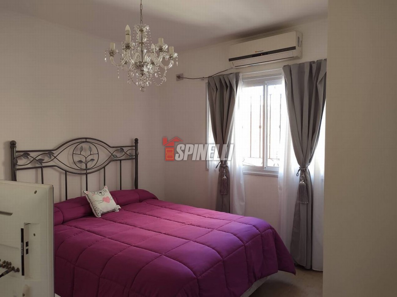 Departamento de dos ambientes con terraza propia en venta en Haedo Norte
