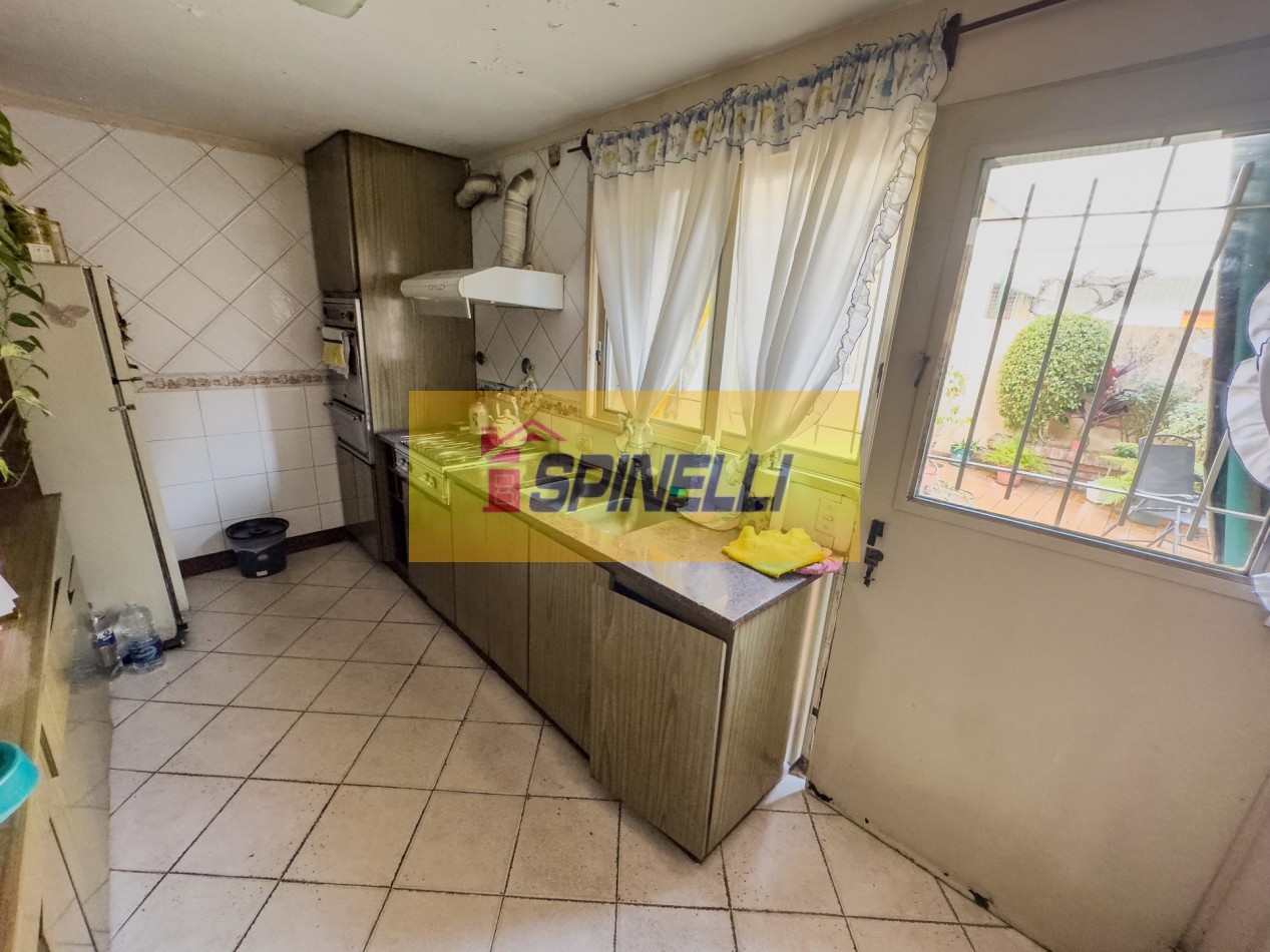 Ph de cuatro ambientes en venta en Haedo Norte