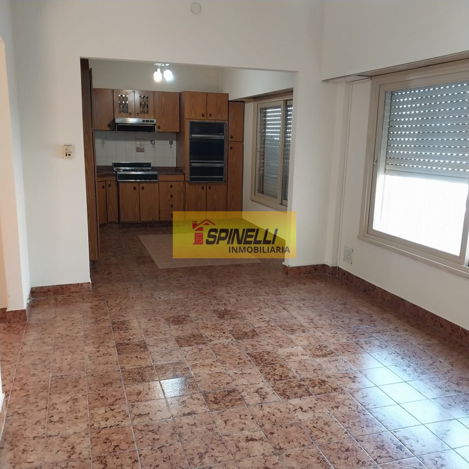 Ph tipo casa de tres ambientes en alquiler en Haedo Sur
