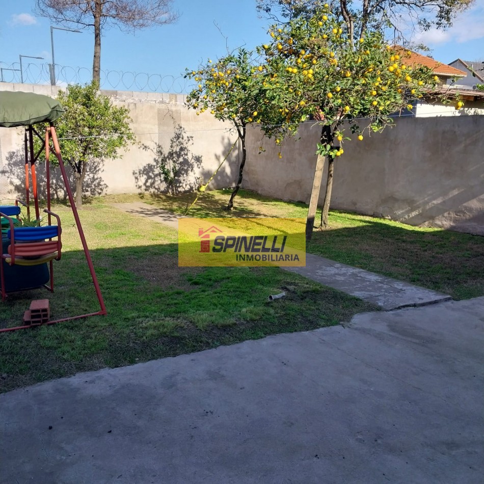 Venta de Casa de tres ambientes en Haedo Sur Apto Credito