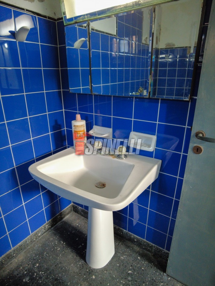 Casa de tres ambientes en venta en Haedo Sur Apto Credito