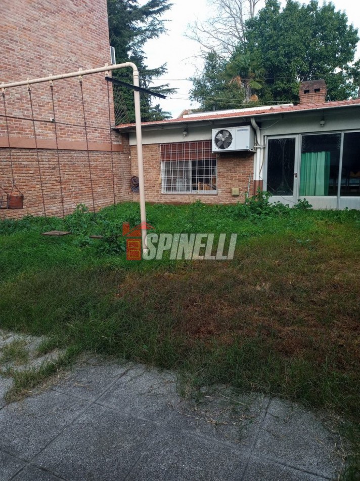 Chalet en venta de siete ambientes en Haedo Norte Barrio Guemes
