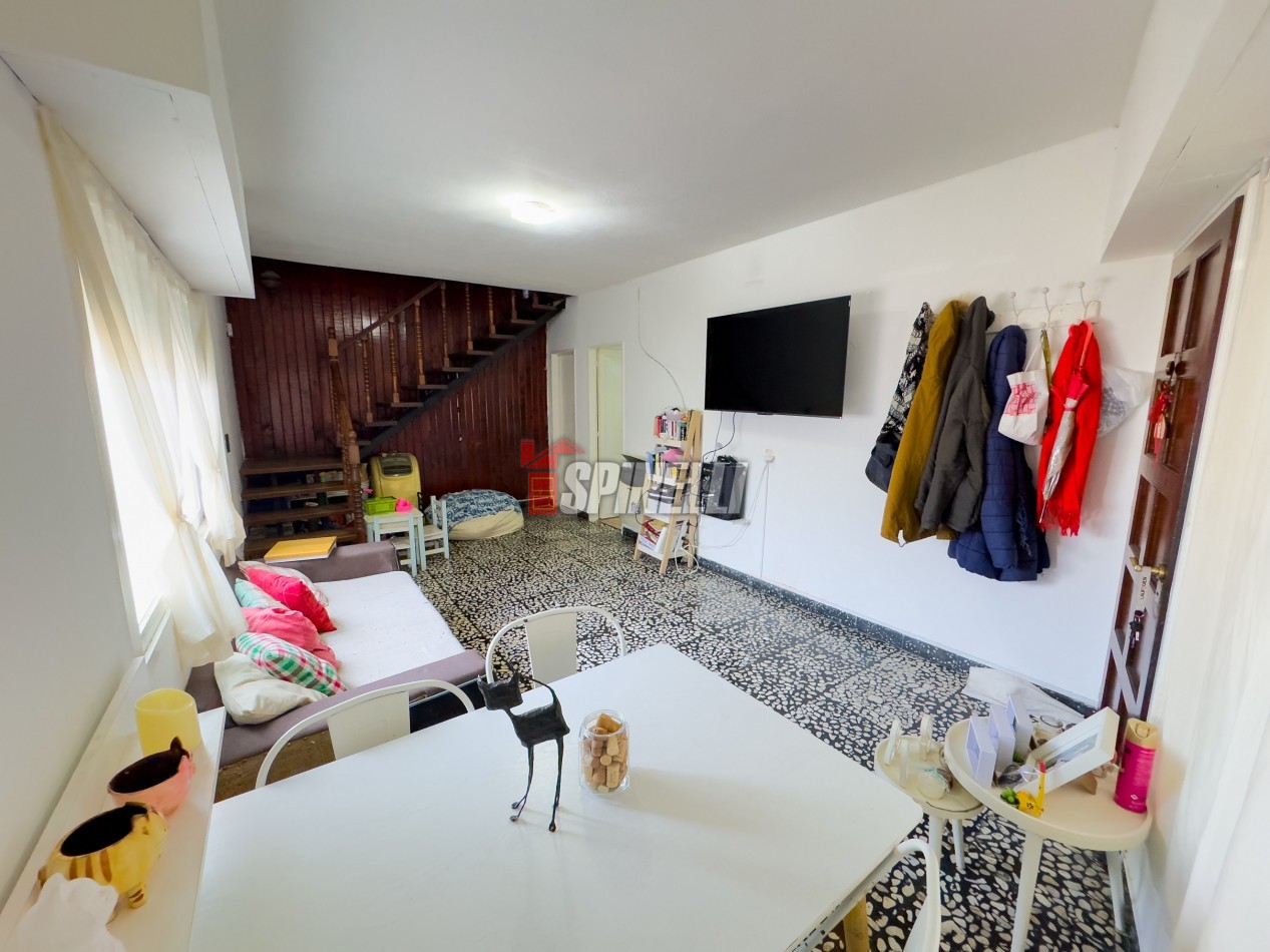 Duplex de cuatro ambientes en venta en Moron Sur