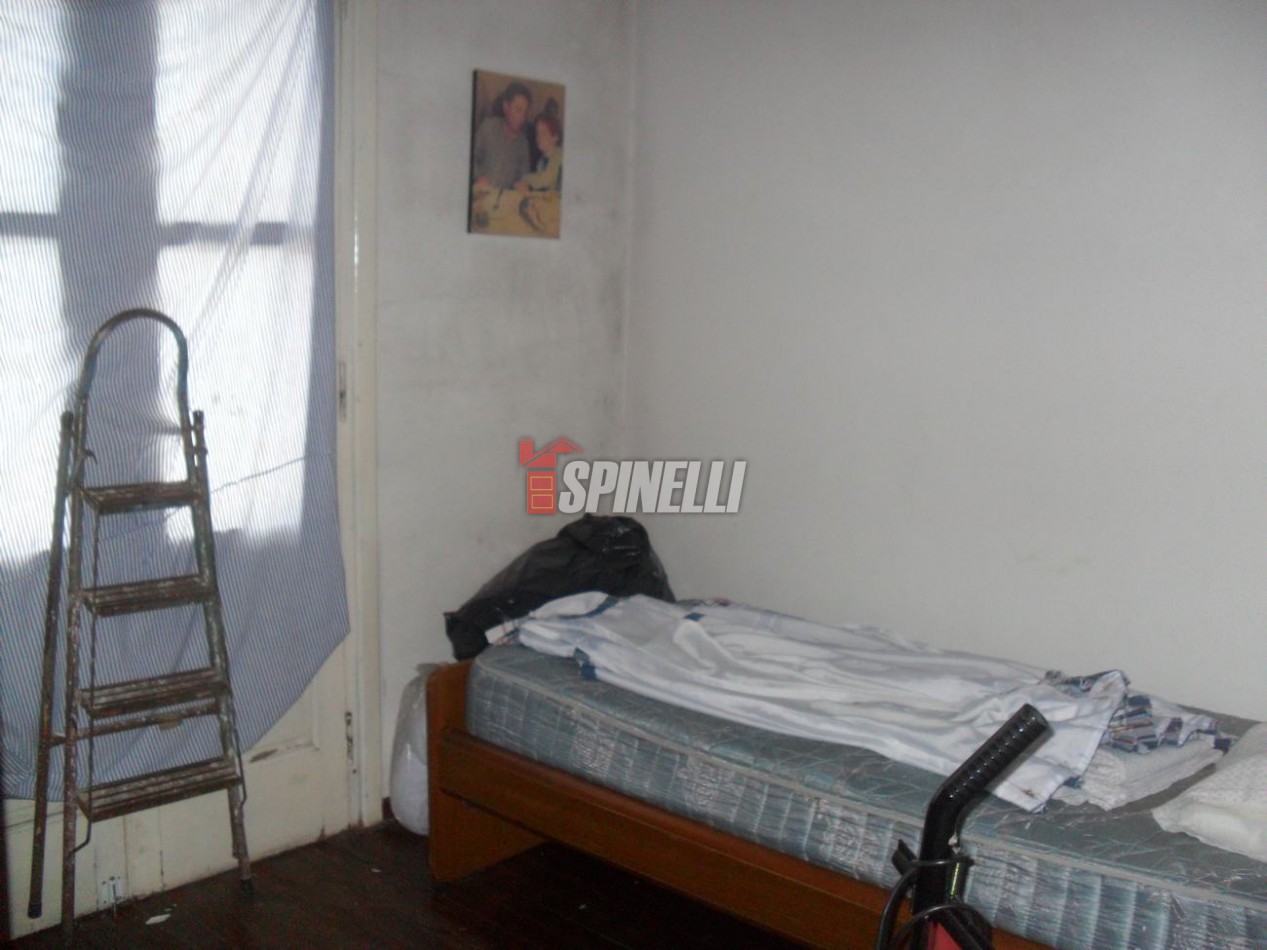 Casa de cuatro ambientes en venta en Haedo Sur Apto Credito