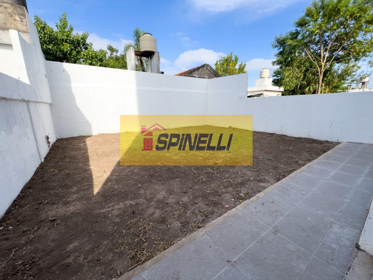 Venta de Departamento de tres ambientes con cochera en Villa Luzuriaga