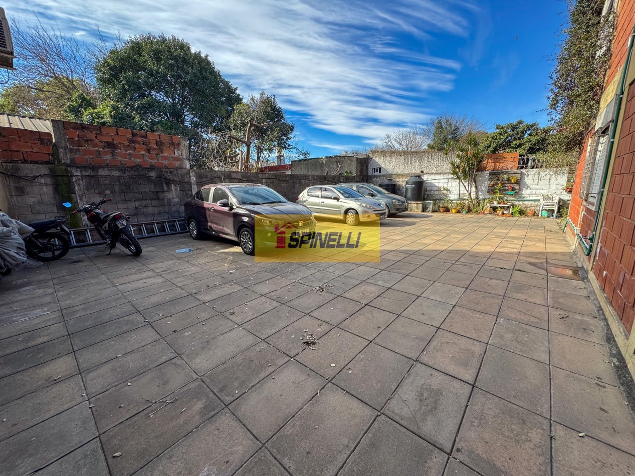 Duplex de cuatro ambientes en venta en Moron Sur 