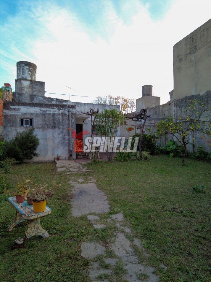 Casa de tres ambientes en venta en Haedo Sur Apto Credito