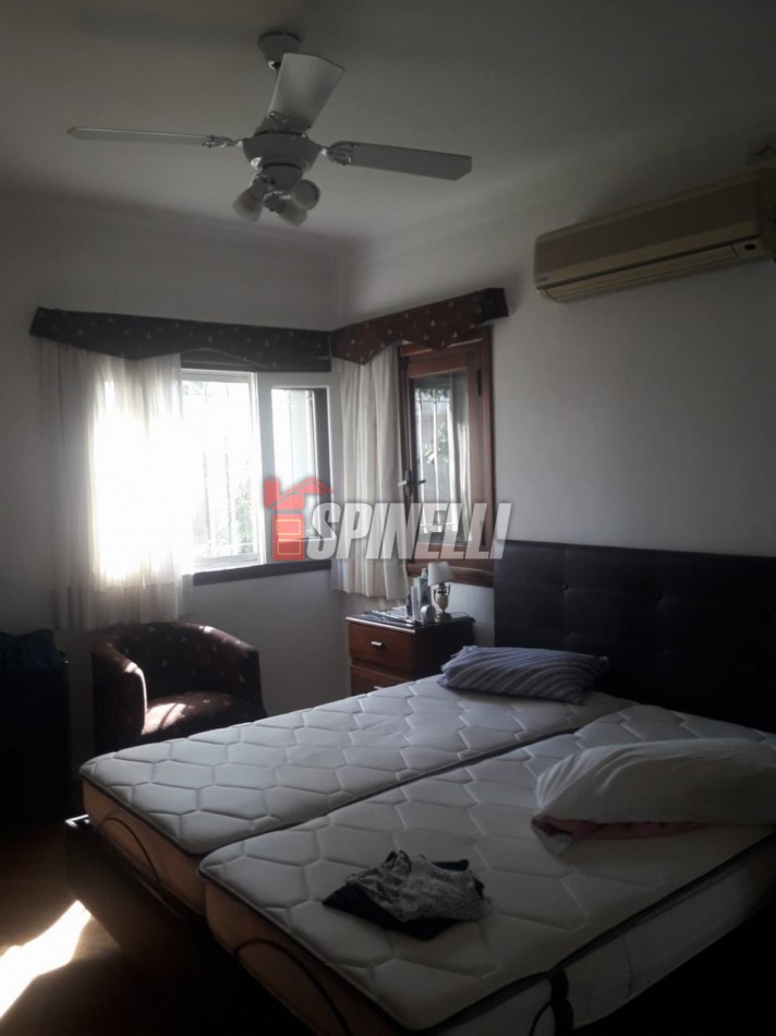 Chalet en venta de tres ambientes en Barrio Guemes