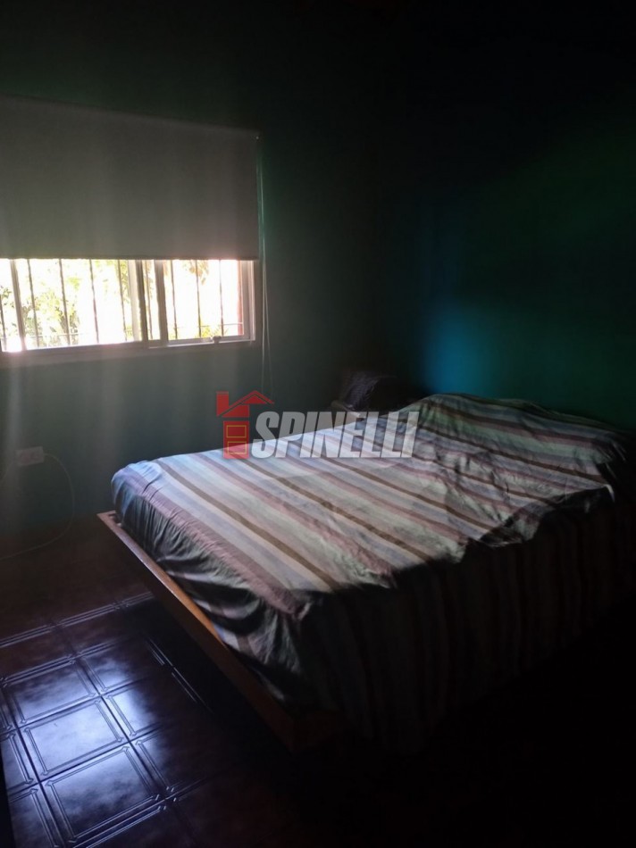 Venta de casa de cinco ambientes en Haedo Norte Apto Credito