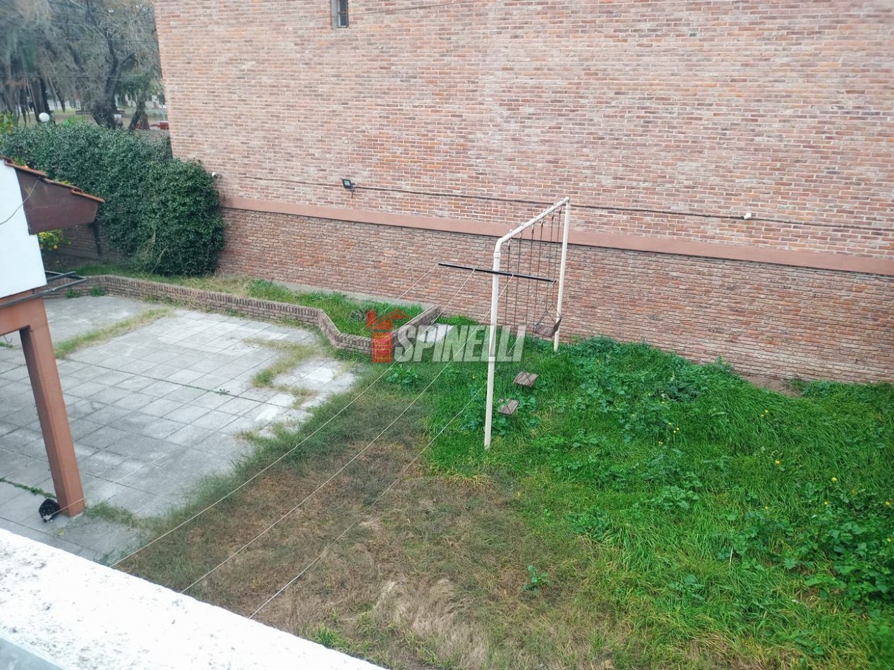 Chalet en venta de siete ambientes en Haedo Norte Barrio Guemes