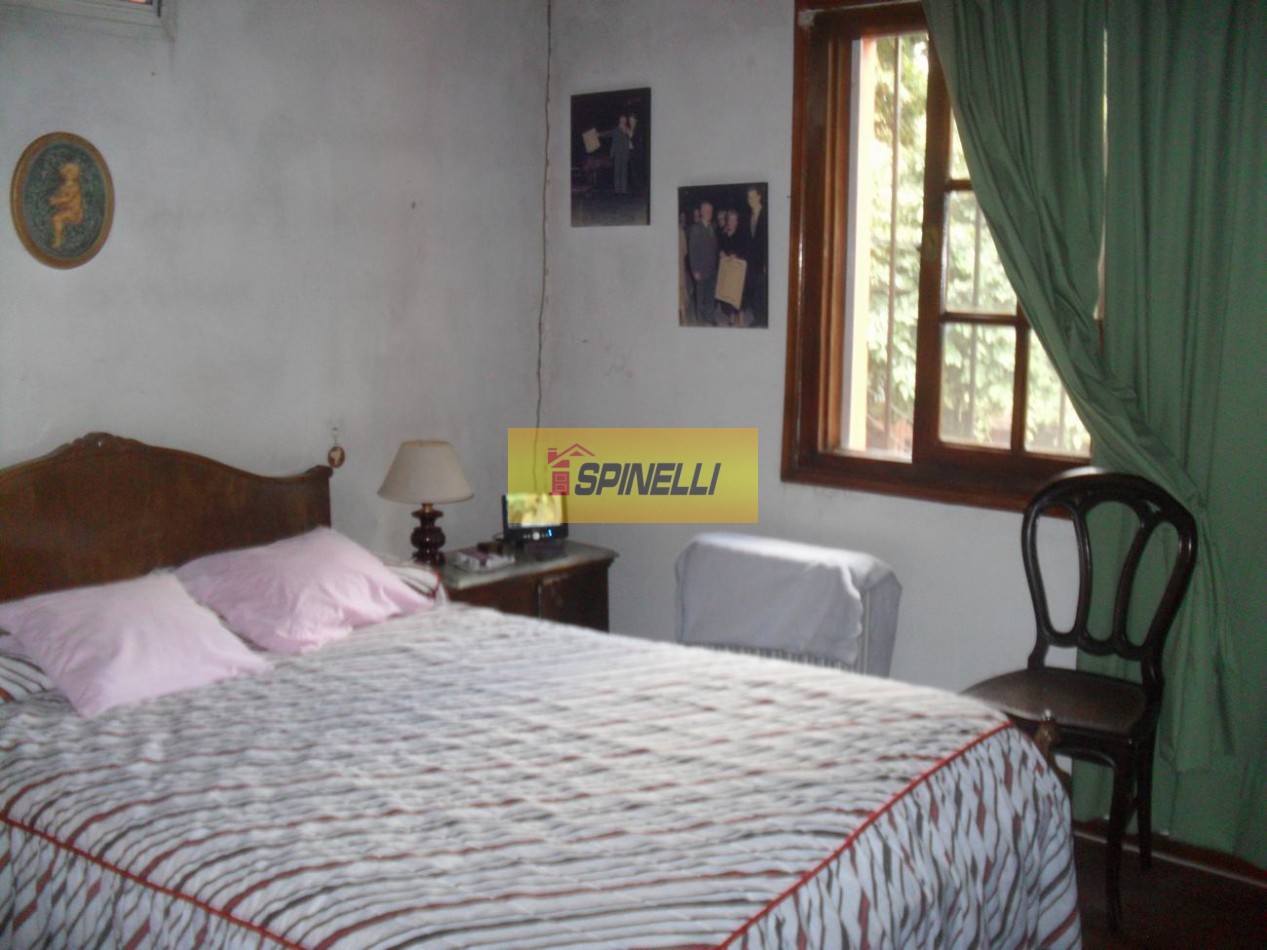 Casa de cuatro ambientes en venta en Haedo Sur Apto Credito