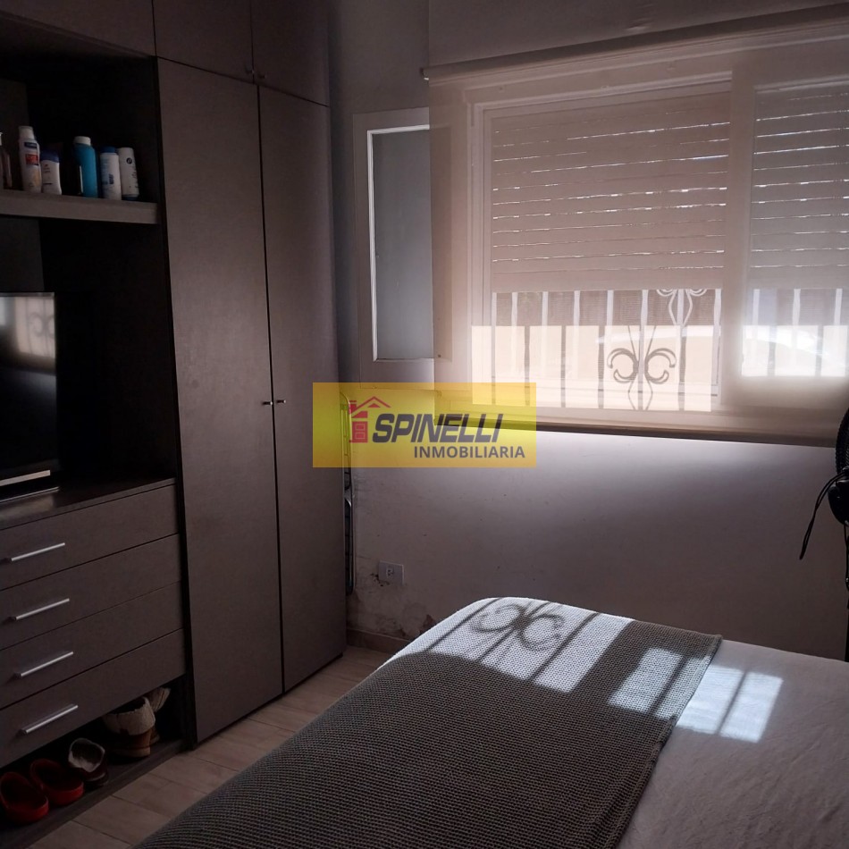 Venta de Casa de tres ambientes en Haedo Sur Apto Credito