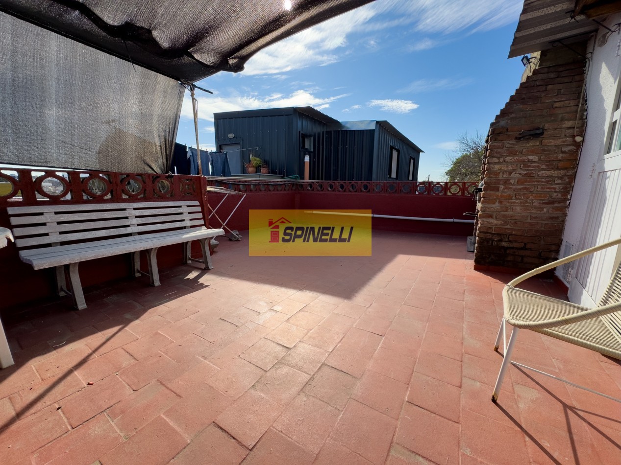Duplex de cuatro ambientes en venta en Moron Sur 