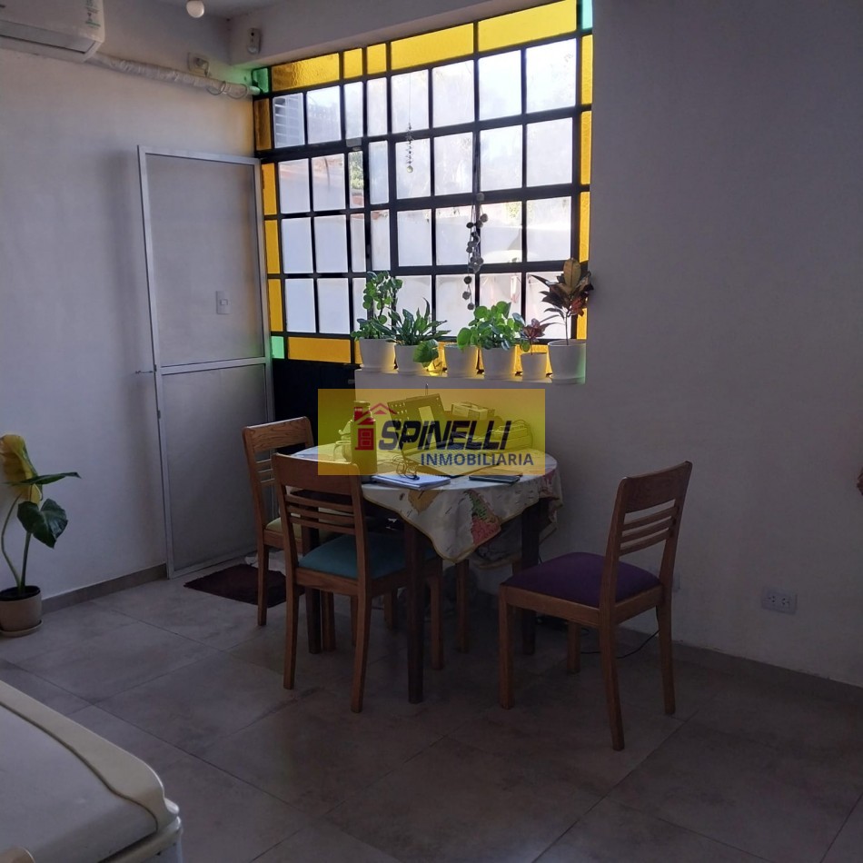 Venta de Casa de tres ambientes en Haedo Sur Apto Credito