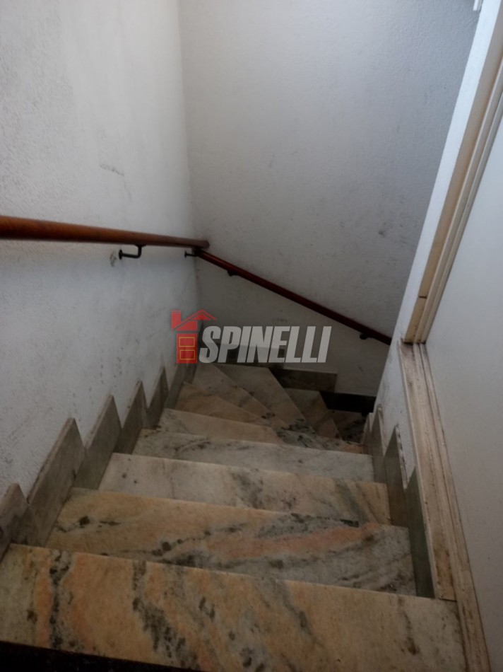 Departamento de cuatro ambientes en venta en Ramos Mejia