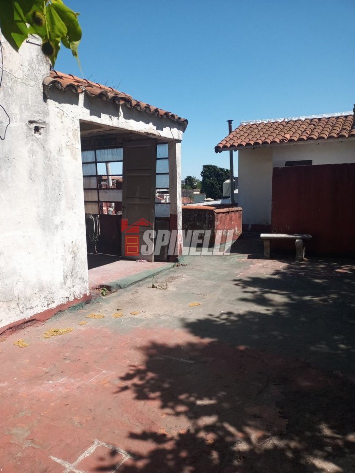 Departamento de cuatro ambientes en venta en Ramos Mejia