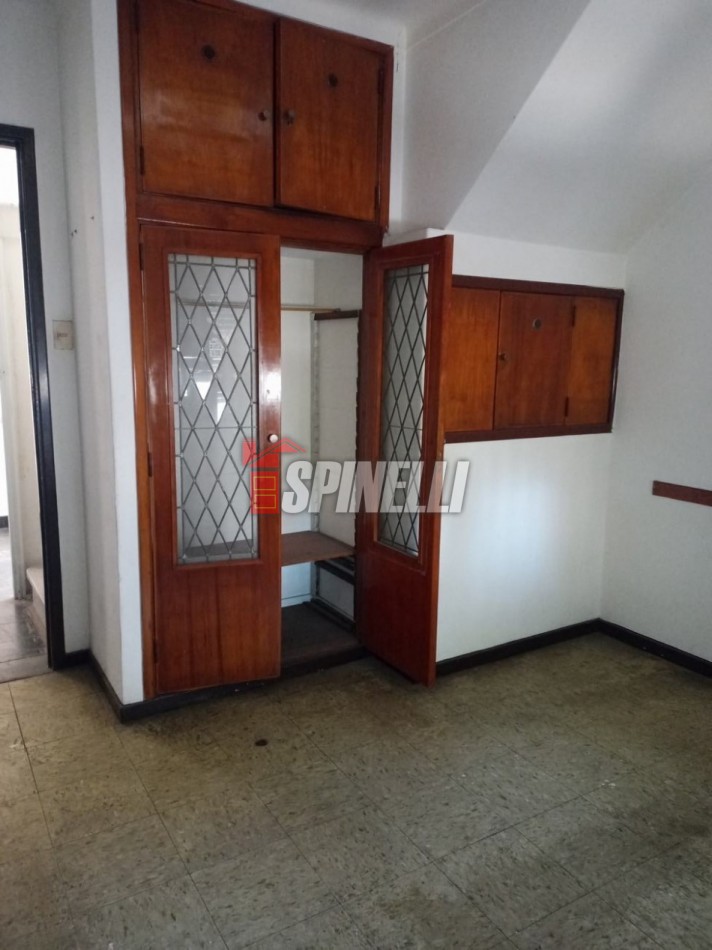 Departamento de cuatro ambientes en venta en Ramos Mejia
