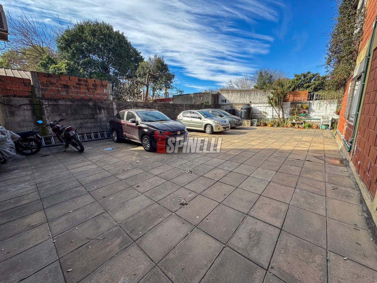 Duplex de cuatro ambientes en venta en Moron Sur