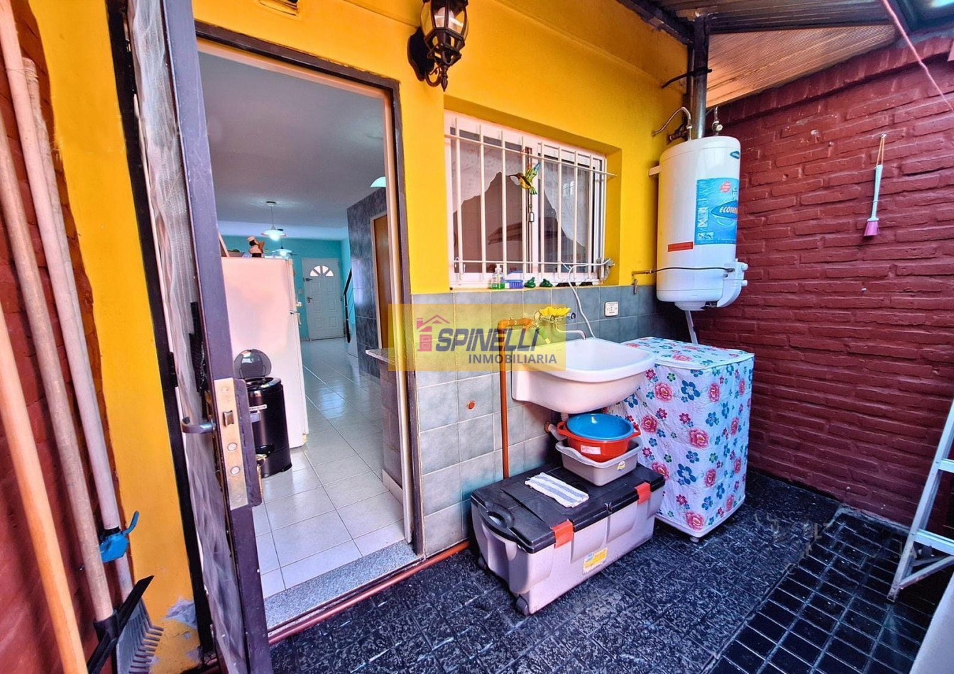 Venta de duplex de tres ambientes en Isidro Casanova
