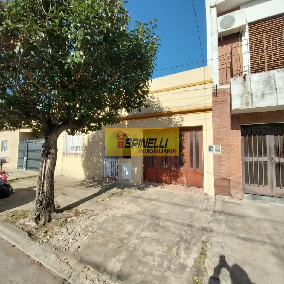 Venta de Casa de tres ambientes en Haedo Sur Apto Credito