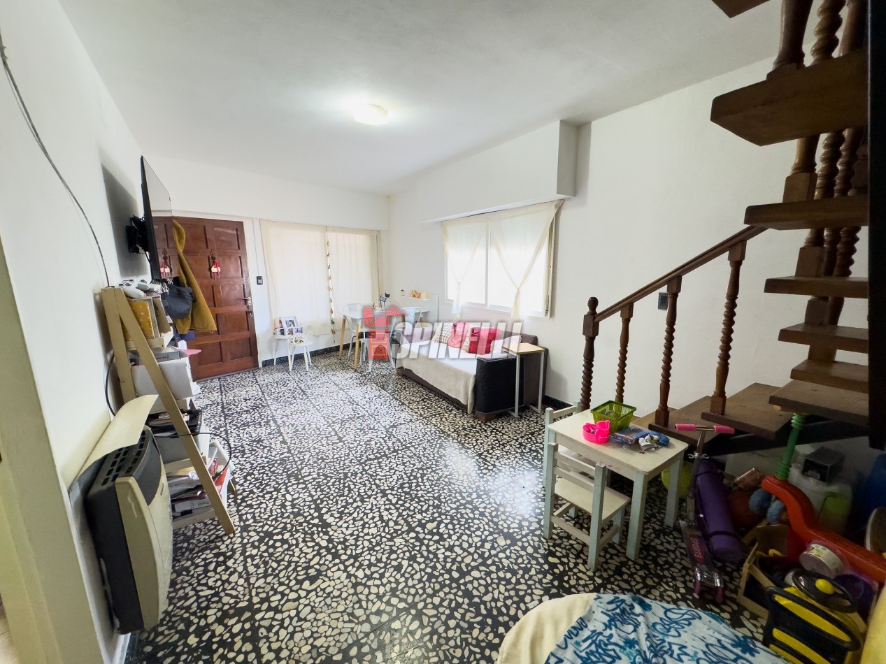 Duplex de cuatro ambientes en venta en Moron Sur