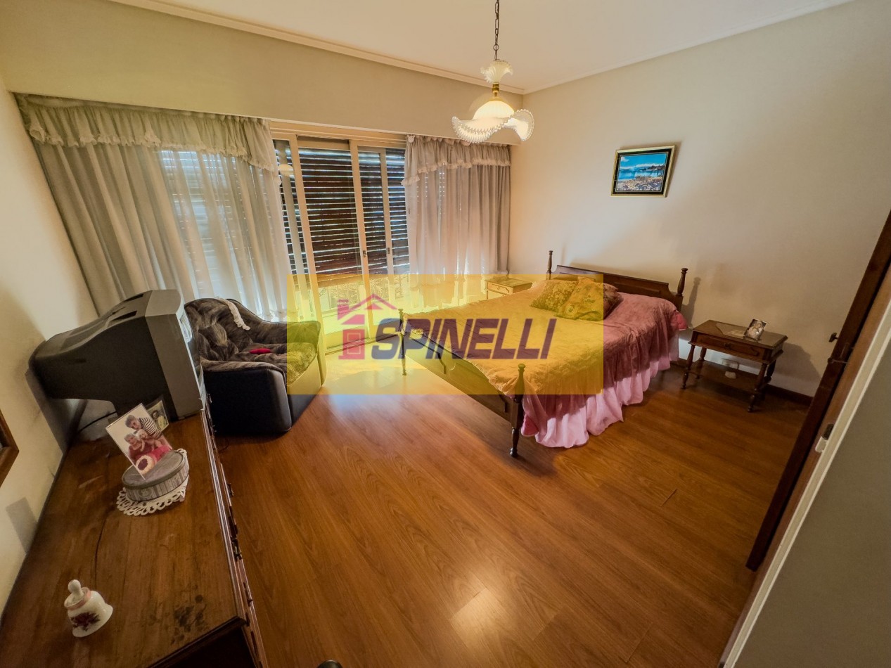 Ph de cuatro ambientes en venta en Haedo Norte