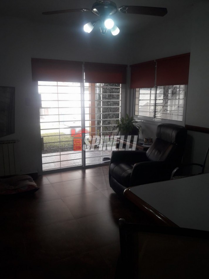 Chalet en venta de tres ambientes en Barrio Guemes